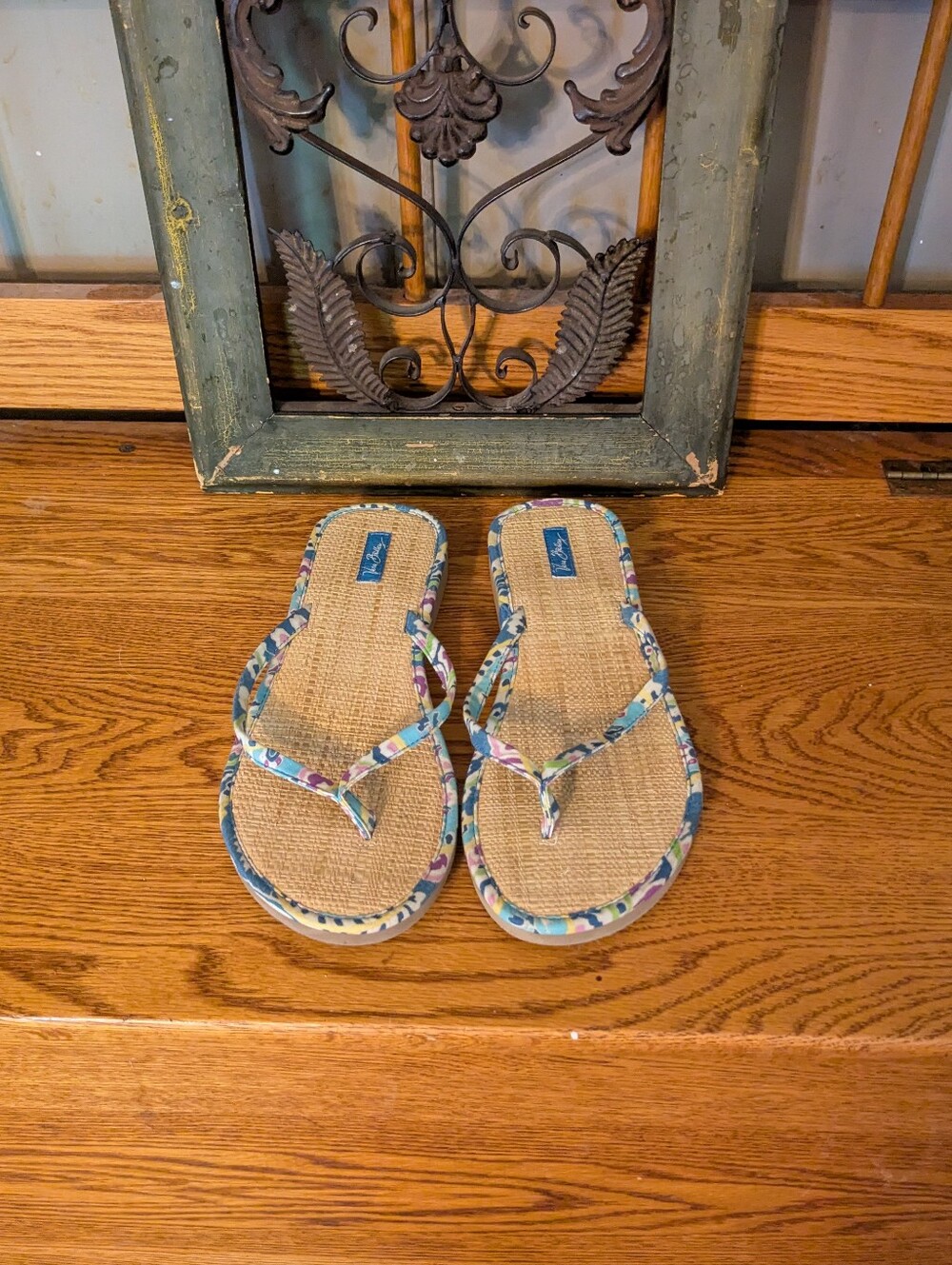 Vera Bradley Capri Blue Floral Straw Thong Flip-flop Sandals